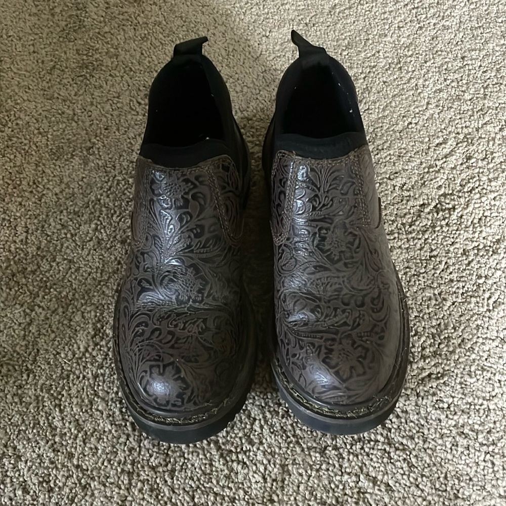 Carhartt shoes brown/black Women’s work shoes STEEL TOES. Oil resistant